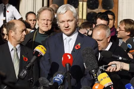 Ông chủ trang web WikiLeaks Julian Assange dự định xuất hiện trước công chúng và phát biểu từ tòa nhà Đại sứ quán Ecuador ở London vào ngày 19/8.