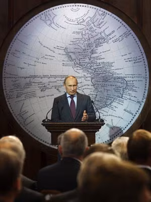 Trong buổi báo cáo cuối cùng trước Quốc hội, ông Vladimir Putin đã kêu gọi các đảng phái chính trị đoàn kết vì lợi ích dân tộc.