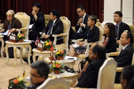 ASEAN đã nêu vấn đề Biển Đông và COC với Trung Quốc tại phiên họp ngày 11/7 ở Phnom Penh, Campuchia.