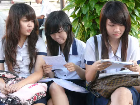 Thí sinh đang rất thiếu thông tin xung quanh việc chọn trường có tổ chức thi riêng.