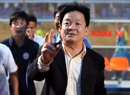 Bầu Hiển (HN T&T): Đại diện cho quyền lực cũ?