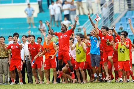 CLB Than Quảng Ninh đang dẫn đầu giải hạng Nhất và có nhiều cơ hội lên chơi V-League mùa sau.