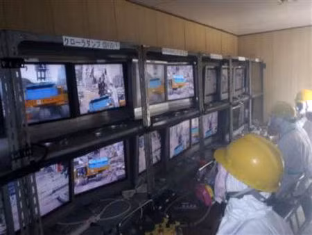 Bên trong Nhà máy điện hạt nhân Fukushima 1.