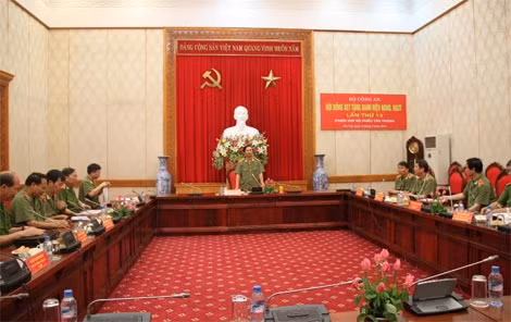 Bộ Công an: Họp hội đồng xét tặng danh hiệu Nhà giáo nhân dân, Nhà giáo ưu tú năm 2014 ảnh 1