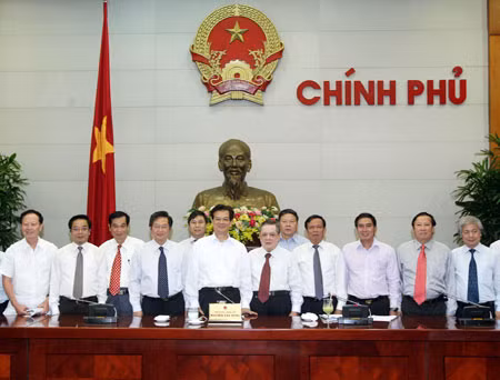Thủ tướng Nguyễn Tấn Dũng với các đại biểu. Ảnh:TTXVN.