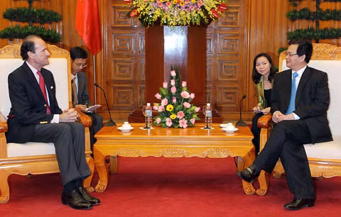 Thủ tướng Nguyễn Tấn Dũng tiếp Đại sứ Pháp, ngài Jean Francois Girault.
