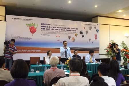 Họp báo công bố Lễ hội Khinh khí cầu Quốc tế Việt Nam lần thứ nhất – Bình Thuận 2012.