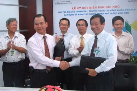 Lãnh đạo UBND TP Đà Nẵng ký kết hợp tác với IBM để chung tay xây dựng Đà Nẵng trở thành một đô thị thông minh trong tương lai gần.