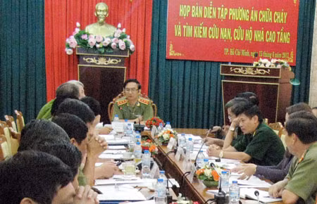 Thượng tướng Đặng Văn Hiếu, Ủy viên TW Đảng, Thứ trưởng Thường trực Bộ Công an tham dự và chủ trì cuộc họp.