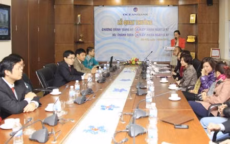 Quay số xác định giải thưởng.