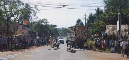 Hiện trường vụ TNGT.