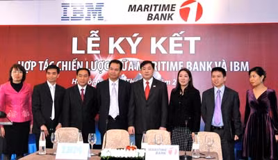 Đại diện các cấp lãnh đạo hai bên chụp hình lưu niệm sau Lễ ký kết.