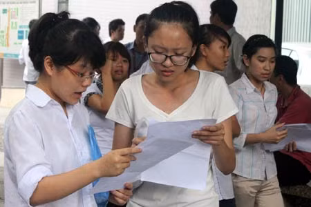Nhiều thí sinh cho rằng đề Toán phù hợp với khả năng và bám sát chương trình. Ảnh: Q.V.