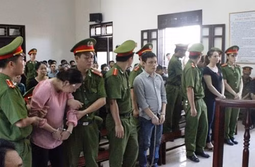 Các bị cáo tại Tòa.