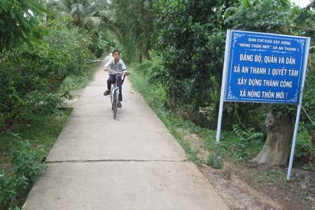 Đường bê tông về tận ấp ở xã An Thạnh Nhất.