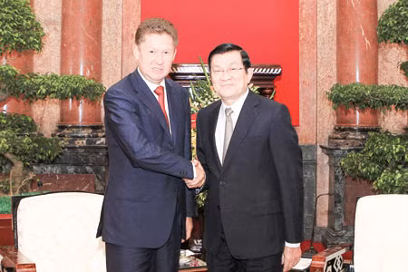 Chủ tịch nước Trương Tấn Sang tiếp ông Alexey Miller, Chủ tịch điều hành Tập đoàn khí đốt Gazprom (Liên bang Nga), sang thăm và làm việc tại Việt Nam. Ảnh: TTXVN.