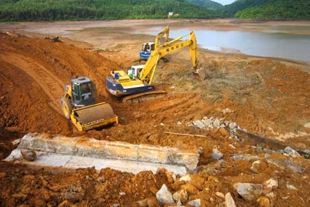 Công tác khắc phục hậu quả đang được tiến hành khẩn trương.