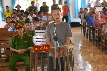Bị cáo Nguyễn Văn Hải trước tòa.
