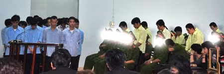 Lần đầu tiên ở TP Đà Nẵng đã có một phiên tòa có đến 28 bị cáo, một mức án tù cũng khủng không kém 2.182 tháng tù.