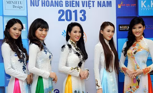 Các thí sinh dự cuộc thi Nữ hoàng biển.
