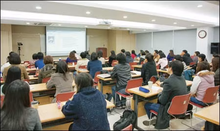 Các nhà khoa học là người nước ngoài và người Việt Nam ở nước ngoài tham gia hoạt động tại cơ sở giáo dục đại học Việt Nam được hưởng nhiều ưu đãi từ Chính phủ. Ảnh minh họa.