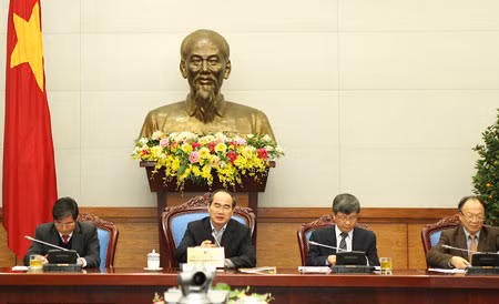 Phó Thủ tướng Nguyễn Thiện Nhân, Chủ tịch Hội đồng quốc gia chủ trì phiên họp thứ nhất của Hội đồng quốc gia phát triển bền vững và nâng cao năng lực cạnh tranh. Ảnh: TTXVN.