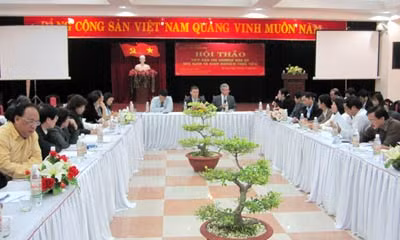 Hơn 100 doanh nghiệp của Miền Trung – Tây Nguyên hoạt động trong các lĩnh vực xuất nhập khẩu vào thị trường Mỹ đã được các chuyên gia Luật đến từ Công ty Tư vấn Luật Duane Morris LLP tư vấn trực tiếp.