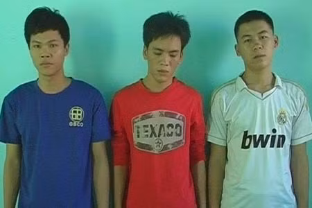 Các đối tượng tại cơ quan Công an.