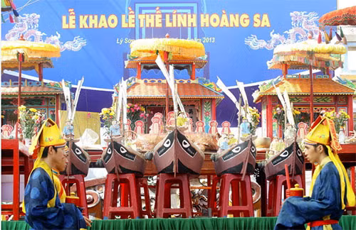 Lễ hội dân gian ghi nhớ công lao của những người lính hy sinh bảo vệ chủ quyền Hoàng Sa, Trường Sa được xác định có từ 500 năm trước.
