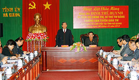 Đồng chí Đinh Thế Huynh, Ủy viên Bộ Chính trị, Bí thư Trung ương Đảng, Trưởng ban Tuyên giáo Trung ương phát biểu tại buổi làm việc với lãnh đạo chủ chốt của tỉnh Hà Giang. Ảnh: TTXVN.