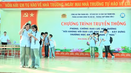 Đưa pháp luật đến gần học sinh