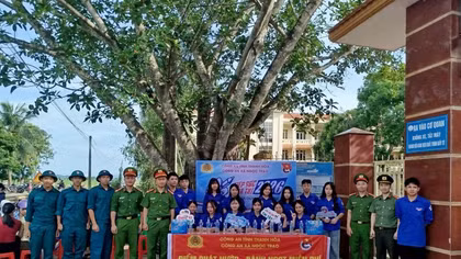 Công an Thanh Hóa tiếp sức sĩ tử chinh phục ước mơ