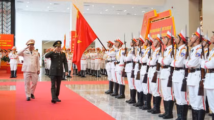 Công bố Quyết định thành lập Công an thành phố Quảng Ninh