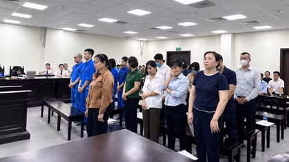 Các bị cáo tại phiên tòa.