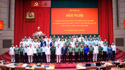 Thủ tướng Lê Minh Hưng phát biểu tại hội nghị.