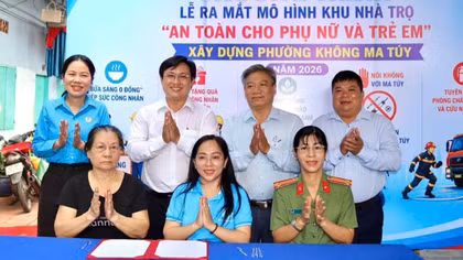 Công an phường Thủ Dầu Một ra mắt mô hình khu nhà trọ an toàn cho phụ nữ và trẻ em.