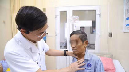 Hút thuốc lá, nghiện rượu dẫn đến ung thư thực quản
