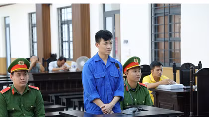 Đối tượng chiếm đoạt 6 xe ô tô của người khác lĩnh án 