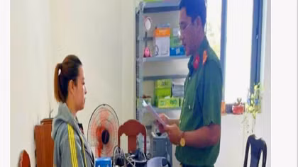 Khởi tố nữ giám đốc ở Cà Mau làm giả nhãn hiệu, bao bì đường cát