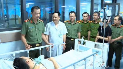 Trung tá Công an bị thương khi khống chế tội phạm về ma túy