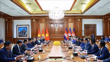 Thủ tướng Lê Minh Hưng hội kiến Chủ tịch CPP, Chủ tịch Thượng viện Campuchia Hun Sen