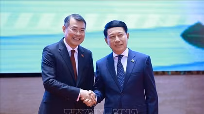 Việt Nam và Lào 'gắn kết chiến lược' trong lĩnh vực kinh tế