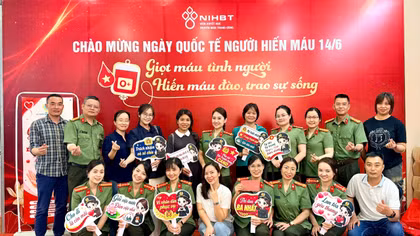 Hội Phụ nữ Cục Truyền thông CAND hiến máu “Giọt hồng yêu thương”
