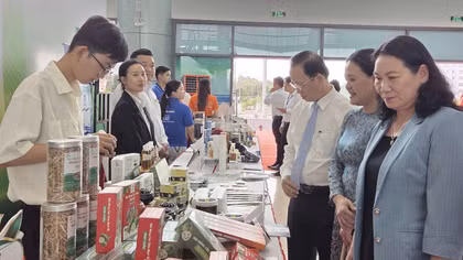 Vĩnh Long nâng tầm sản phẩm OCOP, mở rộng thị trường bằng thương mại số