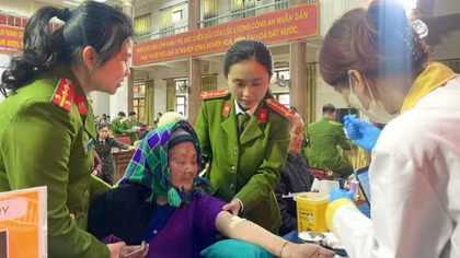 Bài cuối: Thu nhận mẫu ADN, thêm hy vọng cho thân nhân liệt sĩ