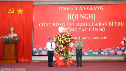 Đồng chí Đinh Văn Nơi giữ chức Phó Bí thư Tỉnh ủy An Giang kiêm Bí thư Đảng ủy đặc khu Phú Quốc
