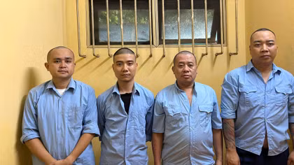 Triệt phá ổ nhóm cá độ bóng đá quy mô lớn tại Hà Nội