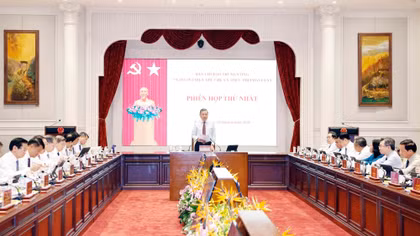Tạo chuyển biến đo được trong cắt giảm thủ tục hành chính, tháo gỡ điểm nghẽn thể chế