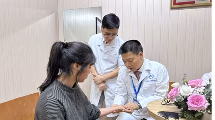 Gia tăng ung thư tế bào hắc tố, cảnh giác với vết đen "vô hại" dưới bàn chân