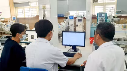 Tập trung đảm bảo sức khỏe cho các nạn nhân nhập viện nghi ngộ độc khí